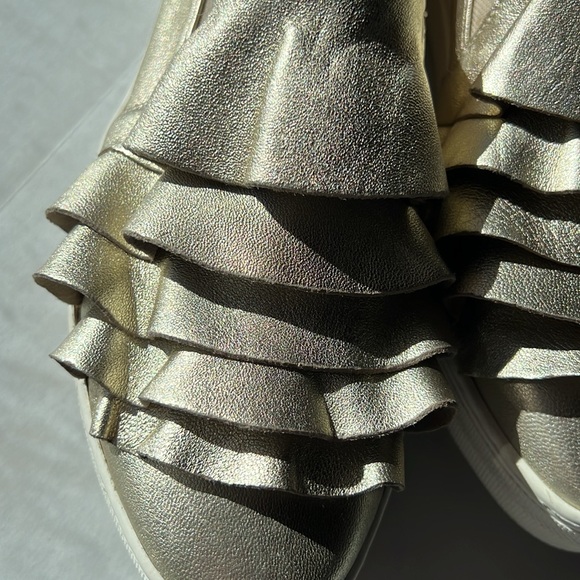 EUC Seychelles Gold Ruffle Sneakers - Picture 5 of 5
